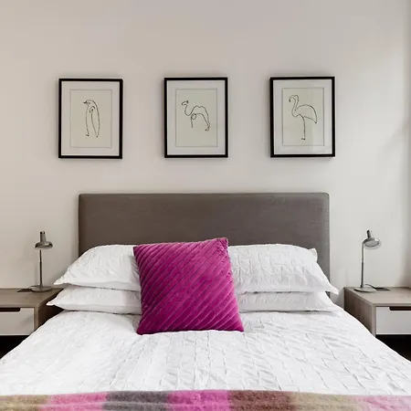 Modern Apartment & Rooms At Charing Cross London Exterior photo